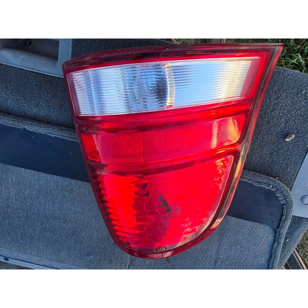 Ford Freestar Tail Light Passenger Side Rear Lamp Assembly 4F23-13B505-A